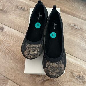 Bandolino Black and Gold Floral Women's Loafers